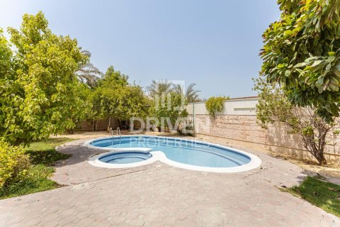 Villa de 6 dormitorios en Al Barsha 2, UAE No. 202719 31