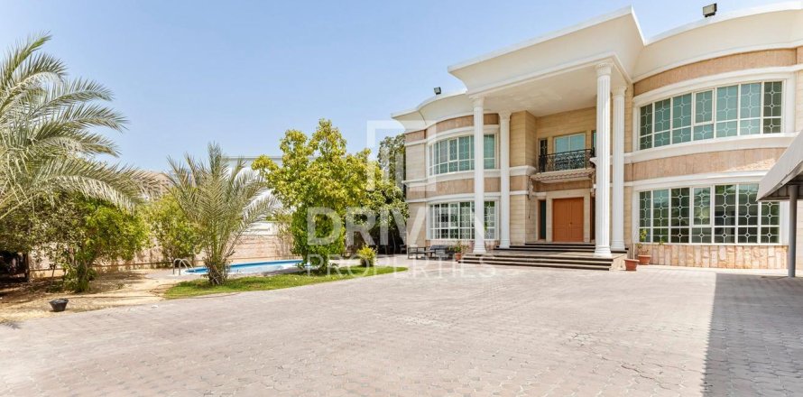 Villa de 6 dormitorios en Al Barsha 2, UAE No. 202719