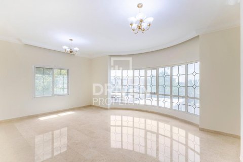 Villa de 6 dormitorios en Al Barsha 2, UAE No. 202719 10