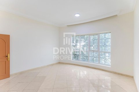 Villa de 6 dormitorios en Al Barsha 2, UAE No. 202719 12