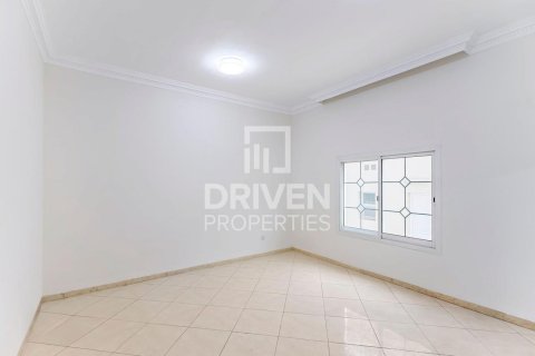 Villa de 6 dormitorios en Al Barsha 2, UAE No. 202719 13