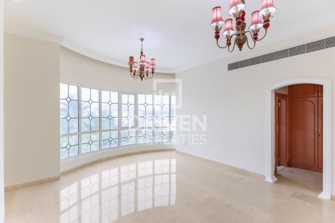 Villa de 6 dormitorios en Al Barsha 2, UAE No. 202719 7