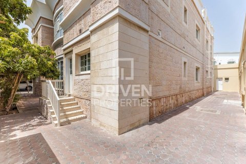 Villa de 6 dormitorios en Al Barsha 2, UAE No. 202719 30