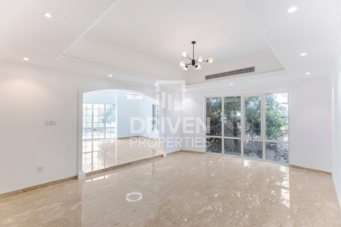 Villa de 6 dormitorios en Al Barsha 2, UAE No. 202719 19