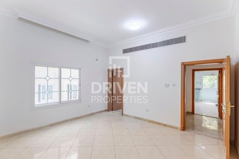 Villa de 6 dormitorios en Al Barsha 2, UAE No. 202719 15