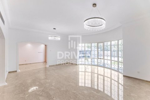 Villa de 6 dormitorios en Al Barsha 2, UAE No. 202719 3