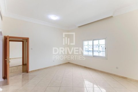 Villa de 6 dormitorios en Al Barsha 2, UAE No. 202719 23