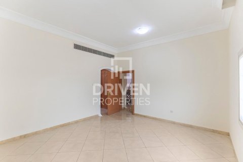 Villa de 6 dormitorios en Al Barsha 2, UAE No. 202719 24