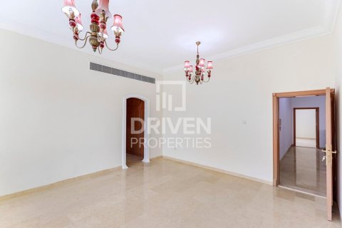 Villa de 6 dormitorios en Al Barsha 2, UAE No. 202719 25