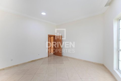 Villa de 6 dormitorios en Al Barsha 2, UAE No. 202719 26