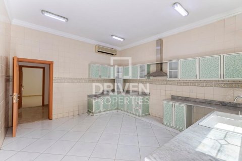 Villa de 6 dormitorios en Al Barsha 2, UAE No. 202719 16