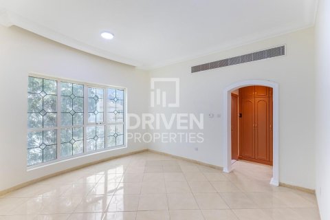 Villa de 6 dormitorios en Al Barsha 2, UAE No. 202719 11