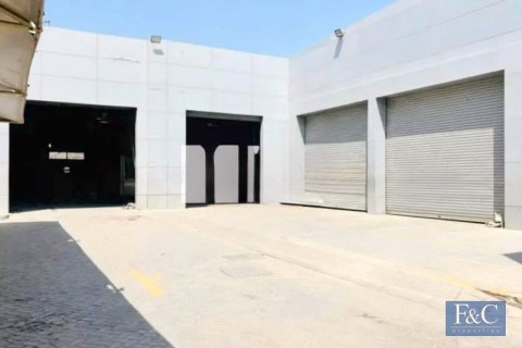 3577m² Warehouse in Al Quoz Industrial Area, UAE No. 153795