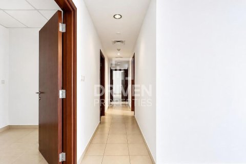 Apartment de 3 dormitorios en Executive Towers, UAE No. 214985 12