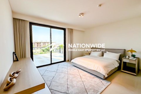 4 bedrooms Villa in Abu Dhabi, UAE No. 134403 16