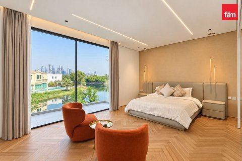 Вилла с 4 спальнями в Jumeirah Islands, ОАЭ №216786 16