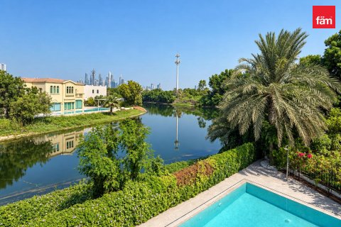 Вилла с 4 спальнями в Jumeirah Islands, ОАЭ №216786