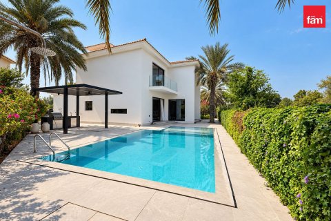 Вилла с 4 спальнями в Jumeirah Islands, ОАЭ №216786 3
