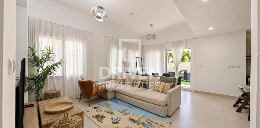 Villa de 3 dormitorios en Casa Viva, UAE No. 223178
