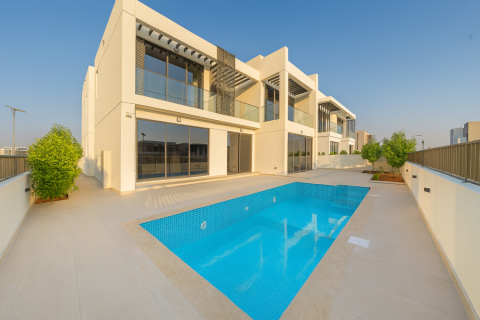 Villa de 5 dormitorios en Al Furjan, UAE No. 197823