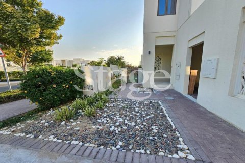Вилла с 4 спальнями в Mira Oasis, ОАЭ №110023 18