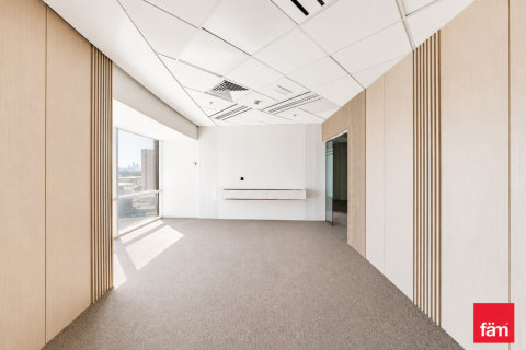 Office de 210.9m² en Sheikh Zayed Road, UAE No. 160623 9