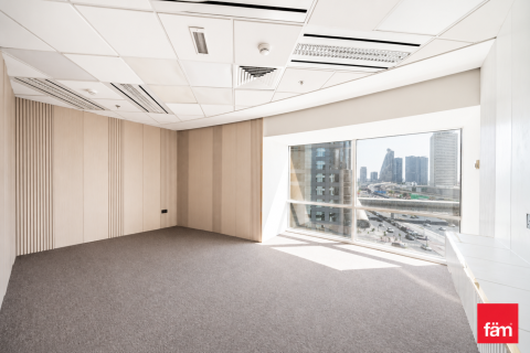 Office de 210.9m² en Sheikh Zayed Road, UAE No. 160623 6