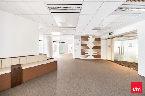 Office de 210.9m² en Sheikh Zayed Road, UAE No. 160623 3