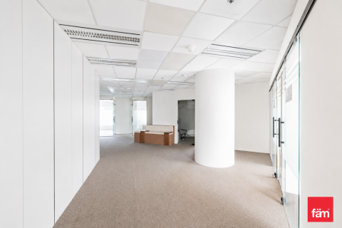 Office de 210.9m² en Sheikh Zayed Road, UAE No. 160623 4