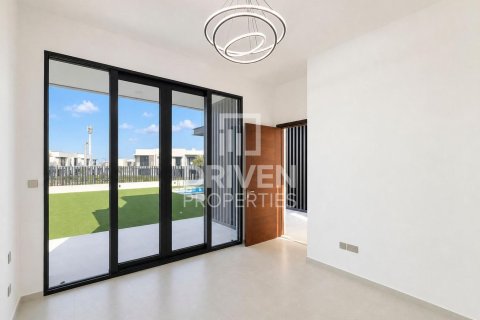 Villa de 5 dormitorios en Jebel Ali, UAE No. 223139 4