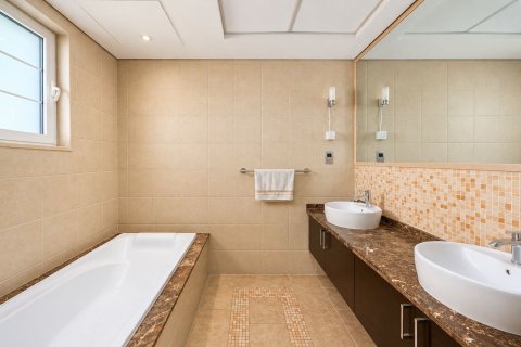 3 bedrooms Villa in Jumeirah Park, UAE No. 223481 18