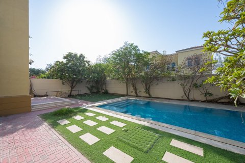 3 bedrooms Villa in Jumeirah Park, UAE No. 223481 3