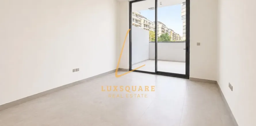 Apartment de 2 dormitorios en Midtown, UAE No. 205617