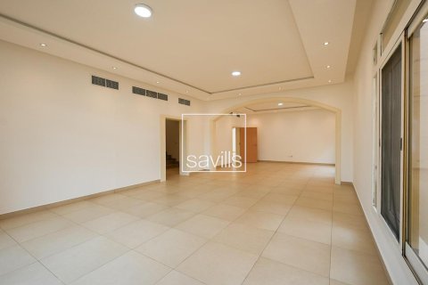Villa de 5 dormitorios en Khalifa City, UAE No. 217433 4