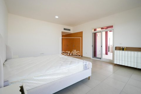 Villa de 5 dormitorios en Khalifa City, UAE No. 217433 16