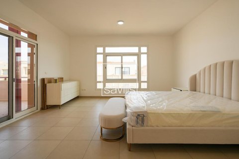 Villa de 5 dormitorios en Khalifa City, UAE No. 217433 15
