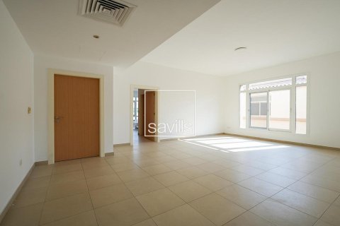 Villa de 5 dormitorios en Khalifa City, UAE No. 217433 13
