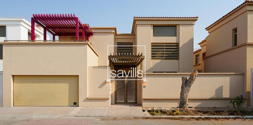 Villa de 5 dormitorios en Khalifa City, UAE No. 217433