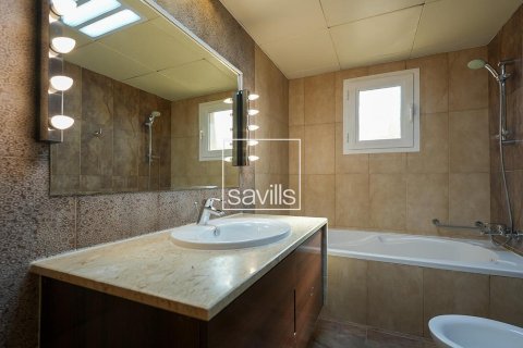Villa de 5 dormitorios en Khalifa City, UAE No. 217433 18