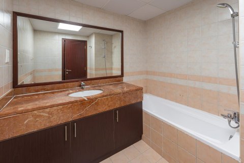3 bedrooms Apartment in Emirates Crown, UAE No. 168264 9