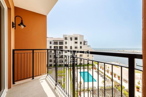 Apartment de 2 dormitorios en La Mer, UAE No. 215237 3