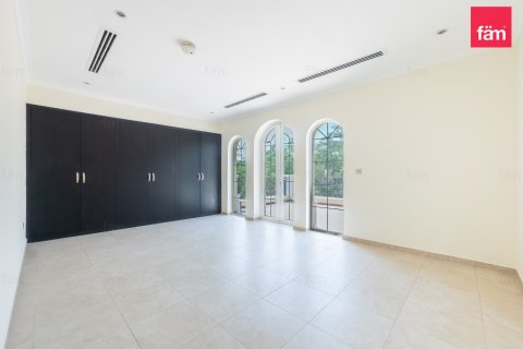3 bedrooms Villa in Dubai, UAE No. 210933 6