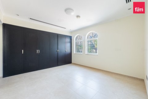 3 bedrooms Villa in Dubai, UAE No. 210933 10