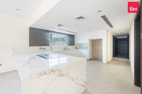 3 bedrooms Villa in Dubai, UAE No. 210933 5