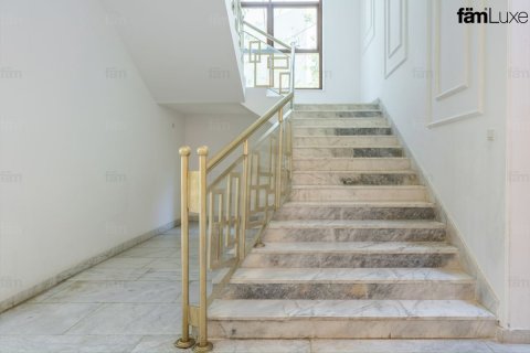 Вилла с 7 спальнями в Умм-аль-Шеиф, ОАЭ №149238 4