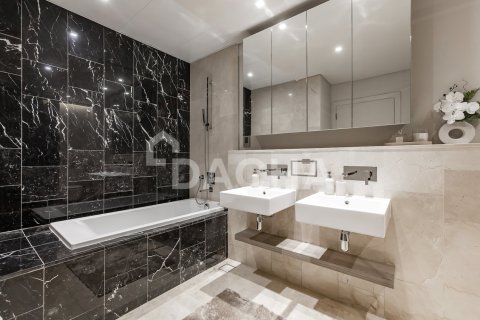 Apartment de 3 dormitorios en The Crescent, UAE No. 207828 15