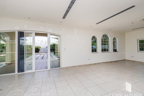 Villa de 3 dormitorios en Legacy, UAE No. 14453 10