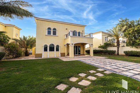 Villa de 3 dormitorios en Legacy, UAE No. 14453 3