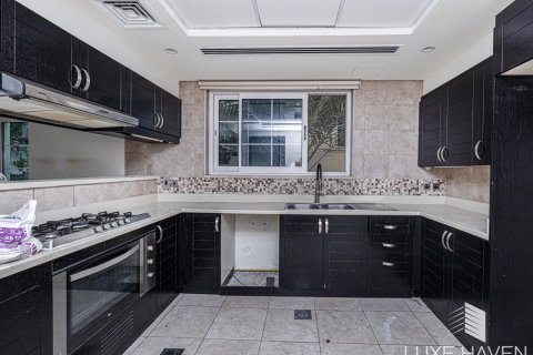 Villa de 3 dormitorios en Legacy, UAE No. 14453 9