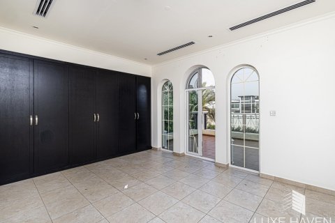 Villa de 3 dormitorios en Legacy, UAE No. 14453 15